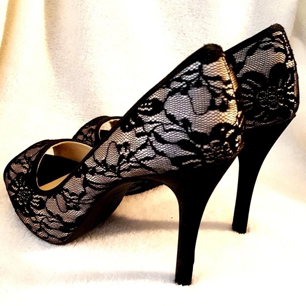 Fioni Night Black Lace High Heels
